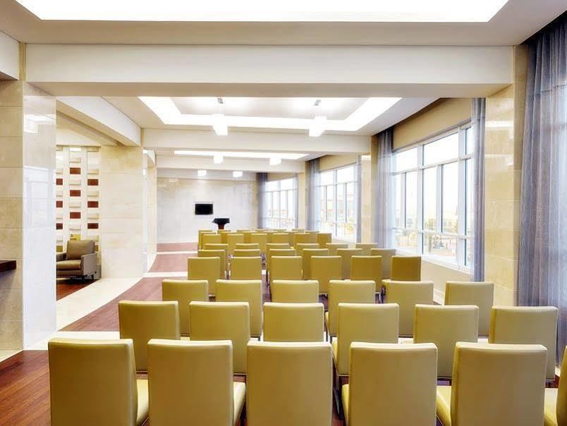 Millennium Hail Hotel Extérieur photo Meeting room