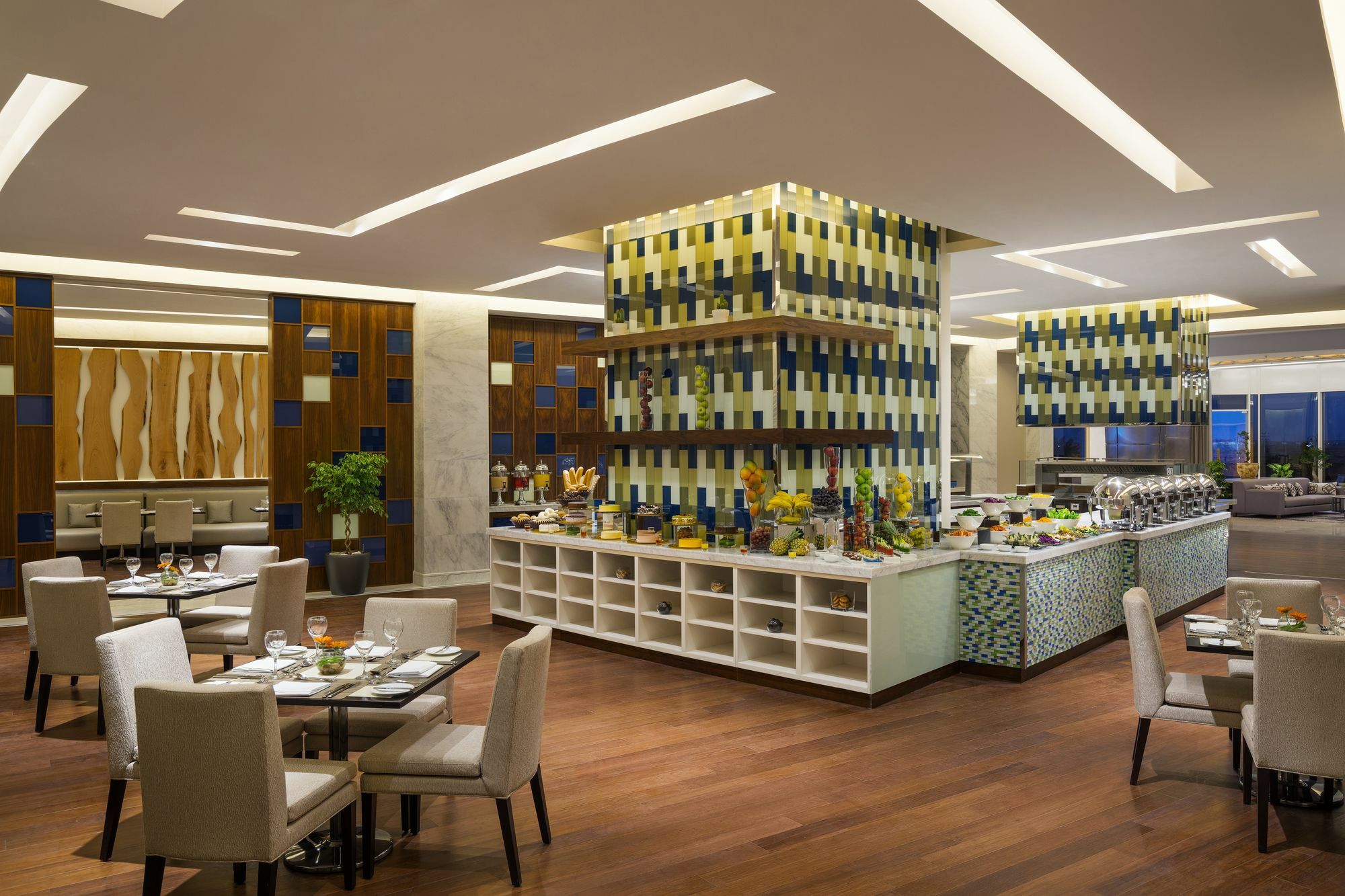 Millennium Hail Hotel Extérieur photo The restaurant
