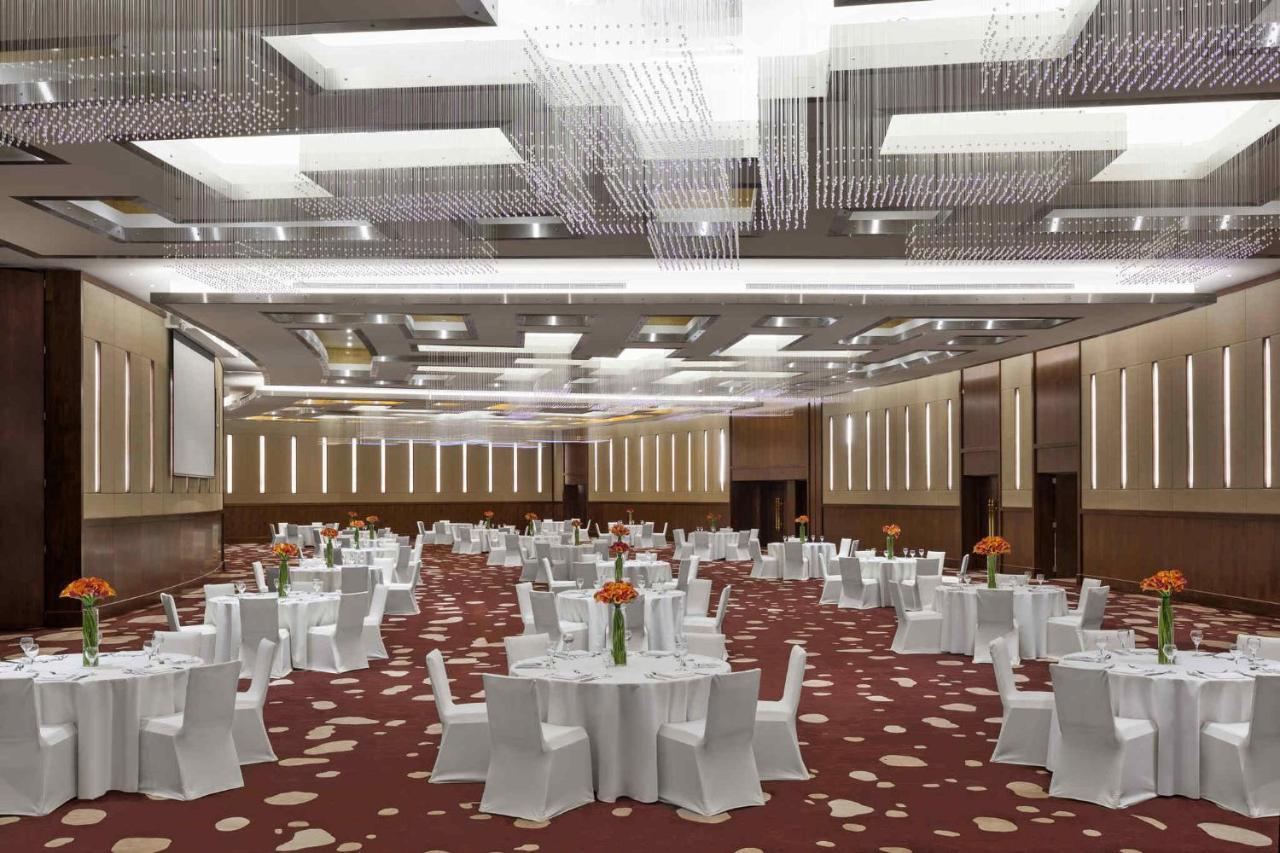 Millennium Hail Hotel Extérieur photo The Grand Ballroom
